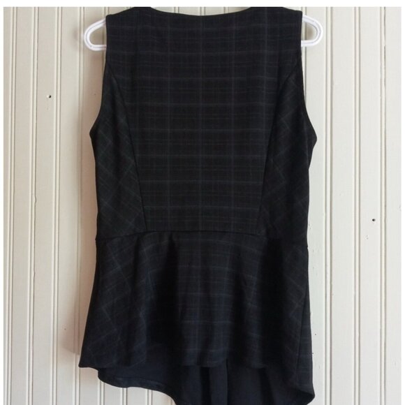 White House Black Market Women’s Peplum Pinstripe Sleeveless Blouse Size Medium - Picture 4 of 4